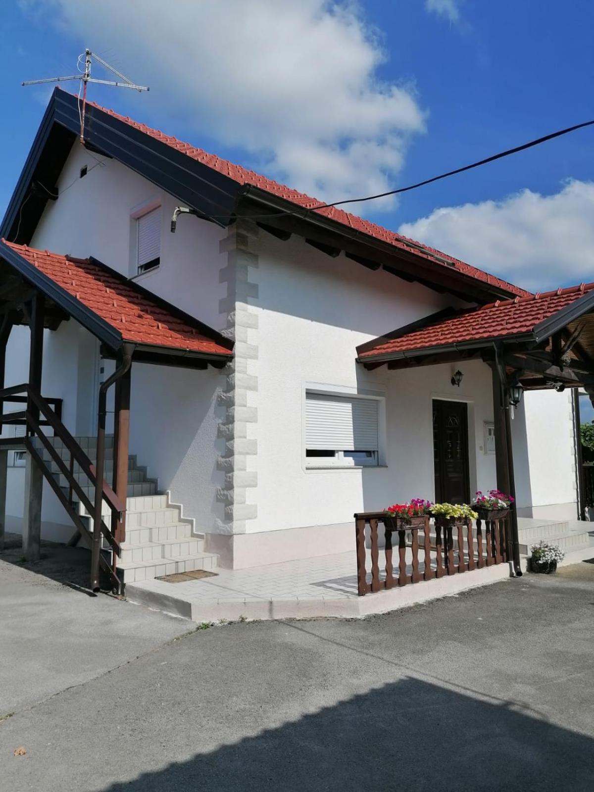 House Viktoria Hotel เซลิสเต เดรซิสโก ภายนอก รูปภาพ