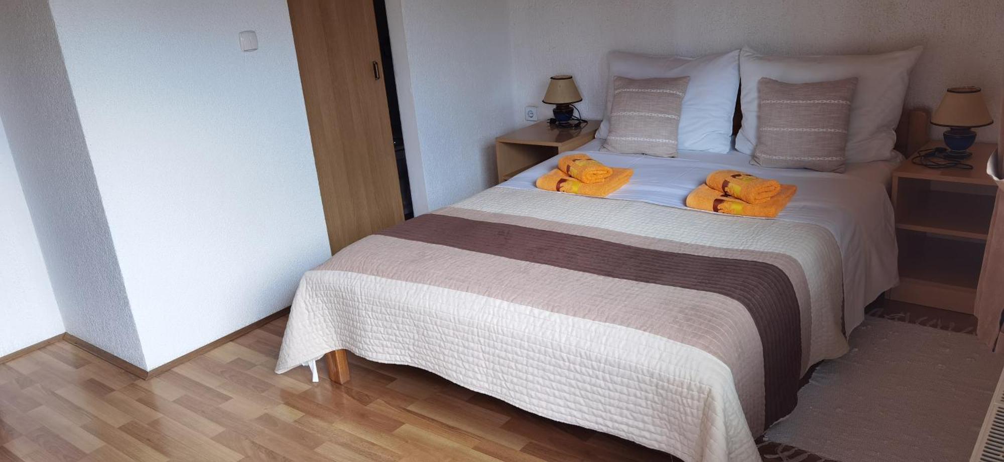 House Viktoria Hotel เซลิสเต เดรซิสโก ภายนอก รูปภาพ